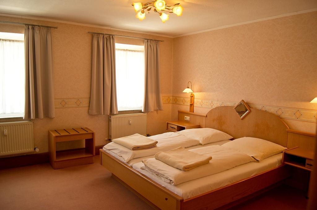Hotel Garni Promenade Weißenhorn Buitenkant foto