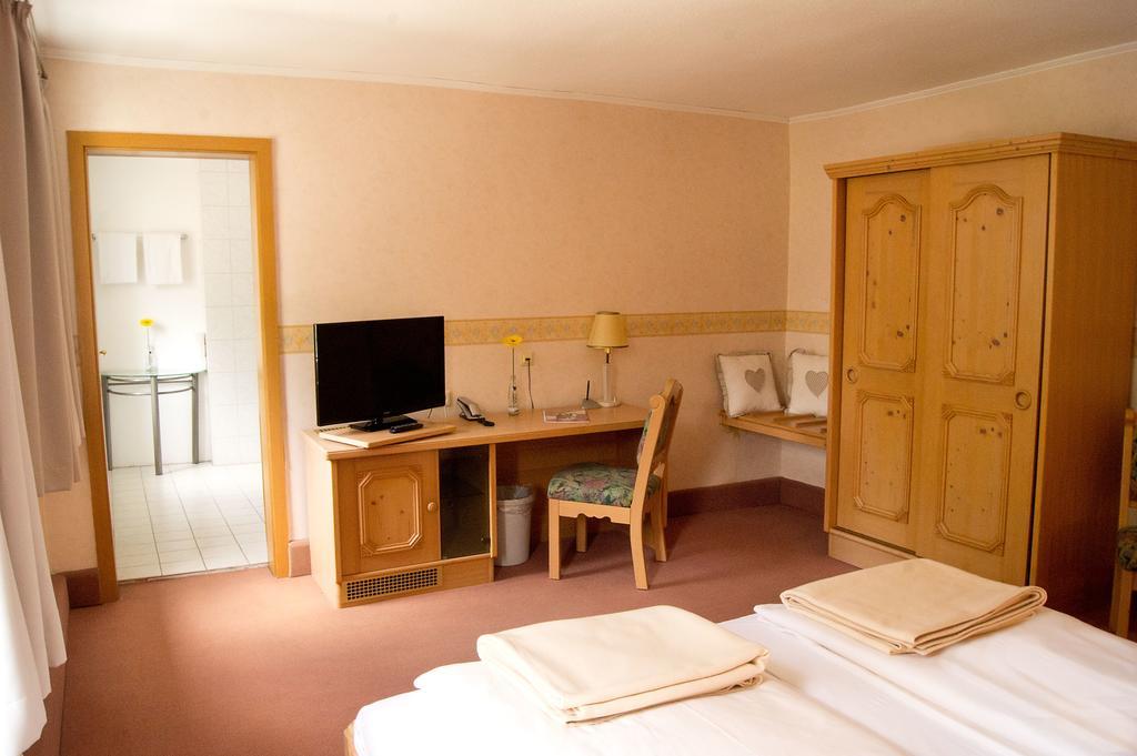 Hotel Garni Promenade Weißenhorn Buitenkant foto
