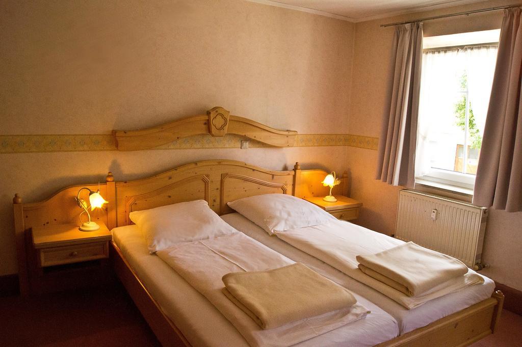 Hotel Garni Promenade Weißenhorn Buitenkant foto